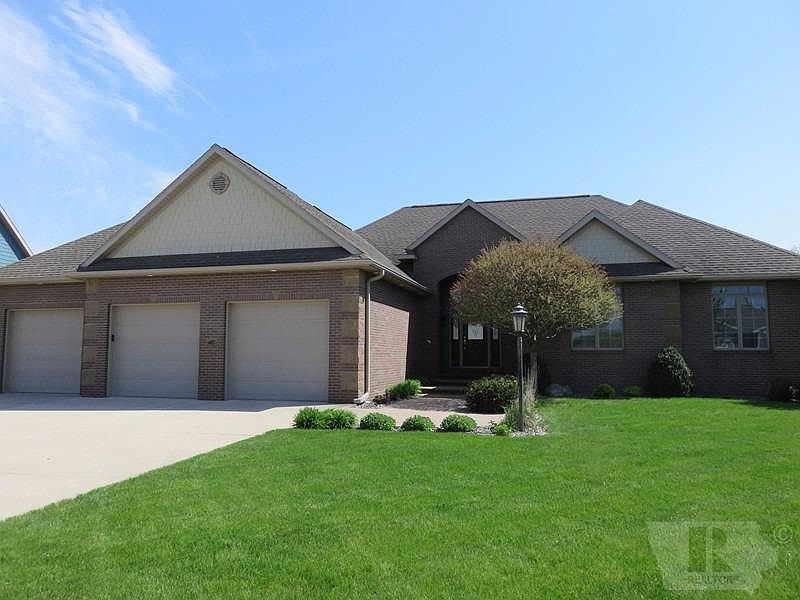 1st image of 407 Woodlane Dr