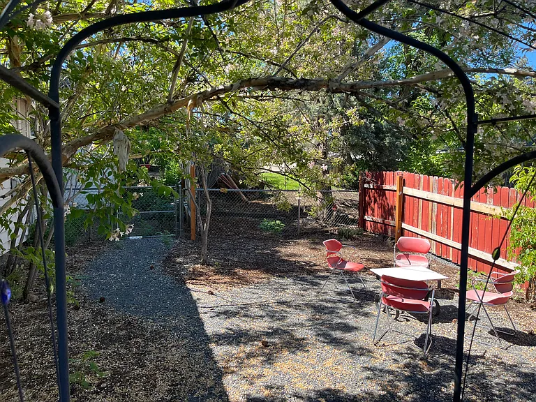 423 NE Emerson Ave #1 — Photo 9