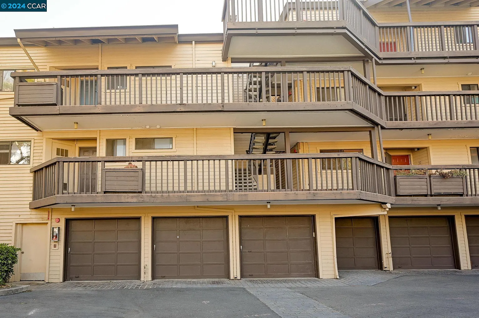 99 Cleaveland Rd APT 25 photo 1