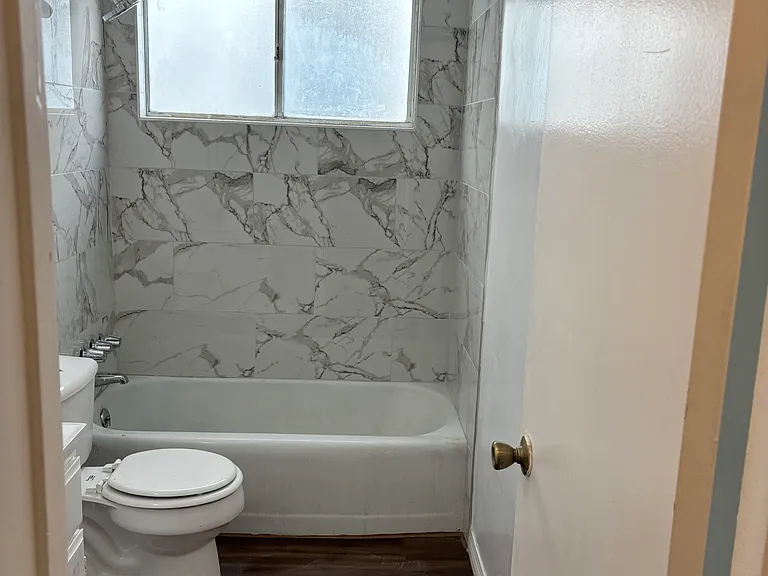 6829 Flora Ave #E — Photo 5