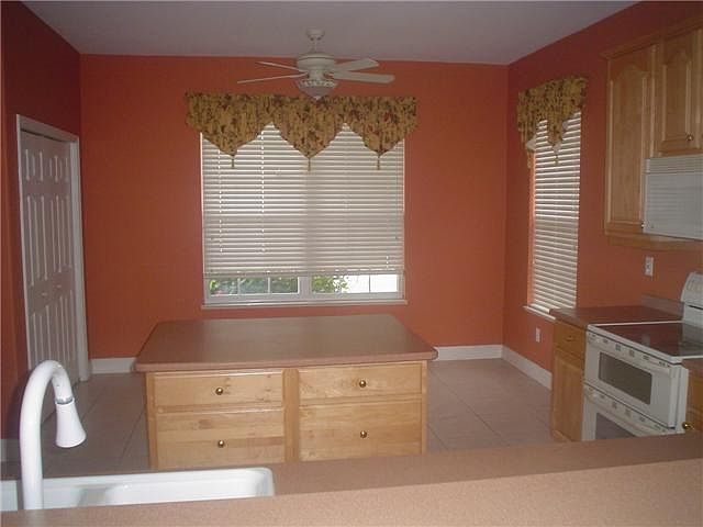 2nd image of 204 Skipping Stone Ln