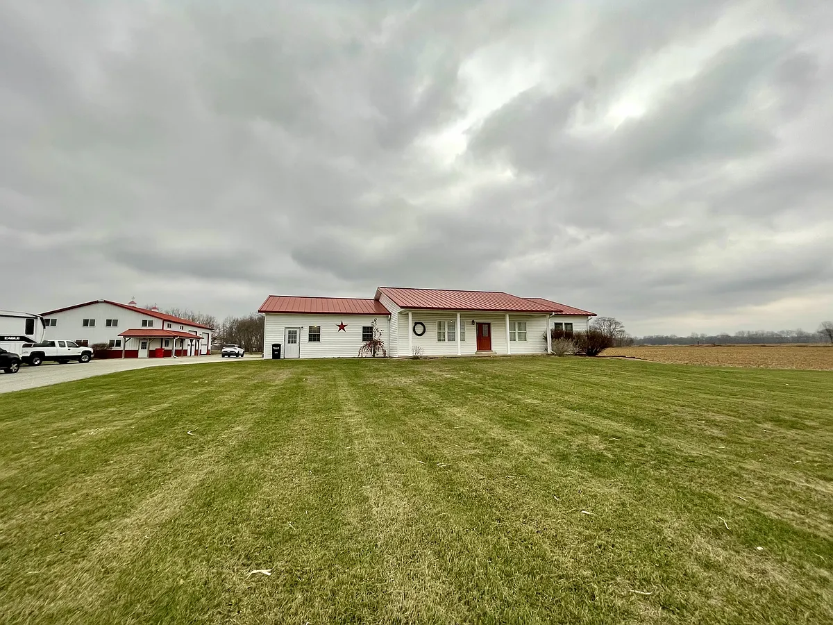 Building Photo - 6950 E 700 N #1