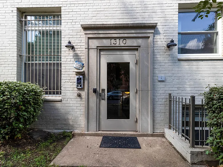 1310 K St SE #202 — Photo 12