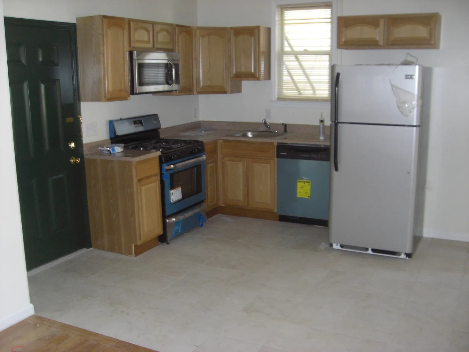 2 bed, 700 sqft, $2,000 — Photo 3