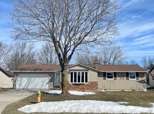 3271 Meadow Cir, Green Bay, WI 54311