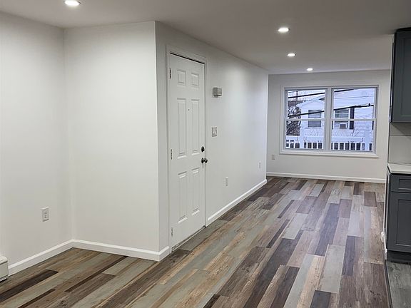 5th image of 360 Whiton St #B