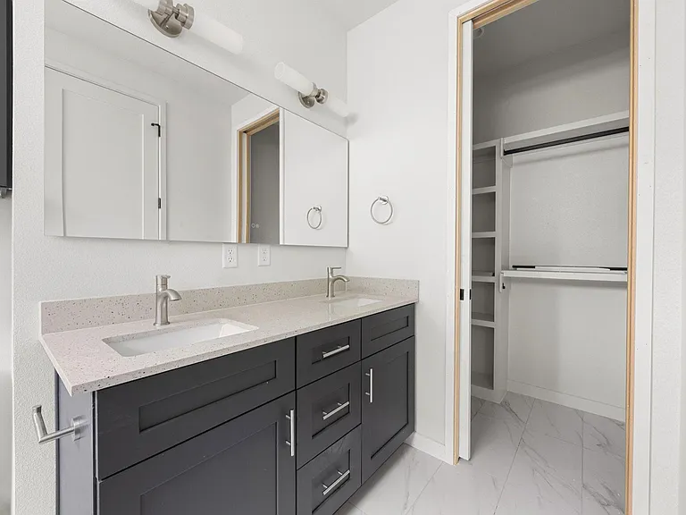 1709 Maple Ave #2B — Photo 20