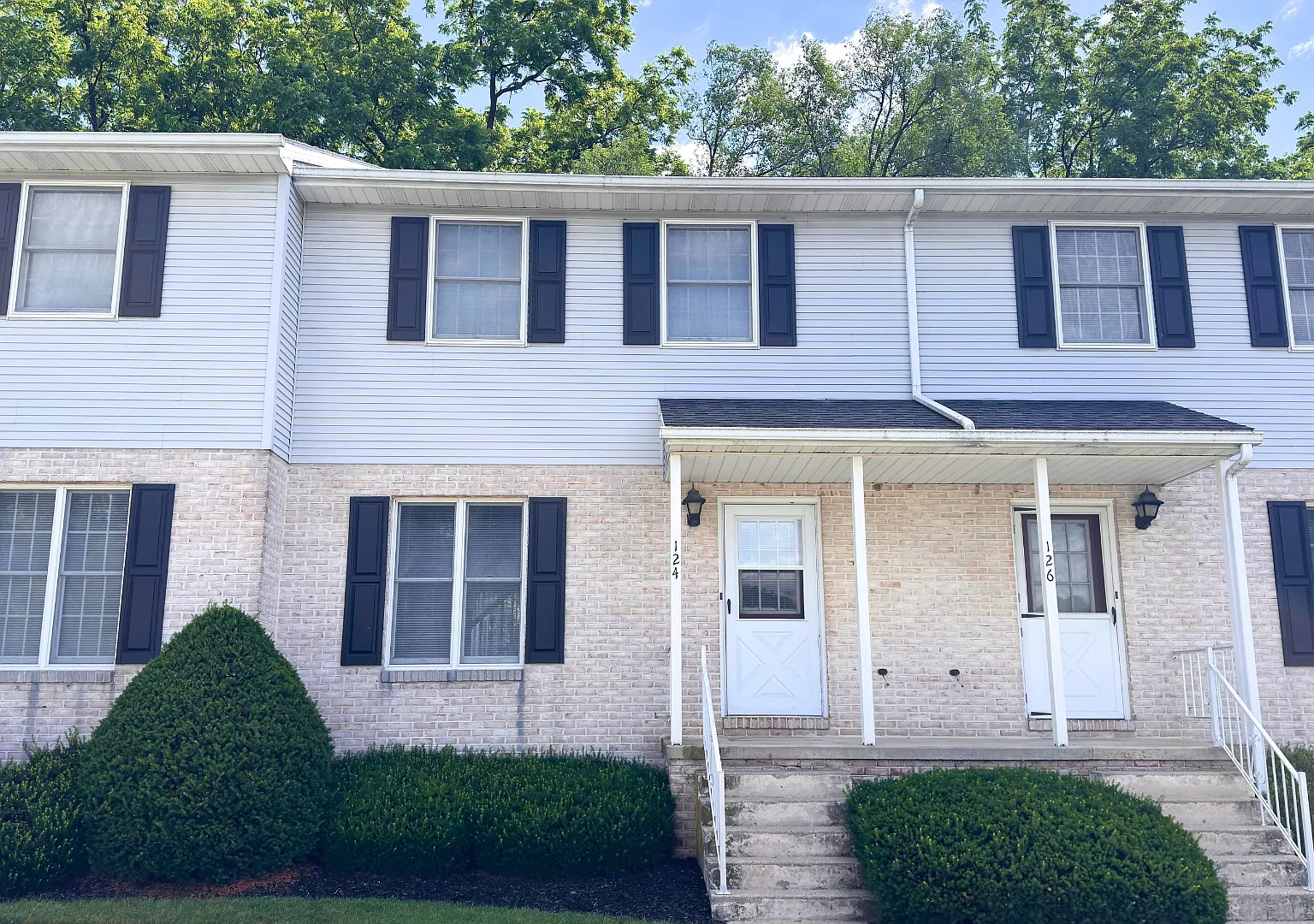 2 bed, 1.5 bath, $1,295 — Photo 2