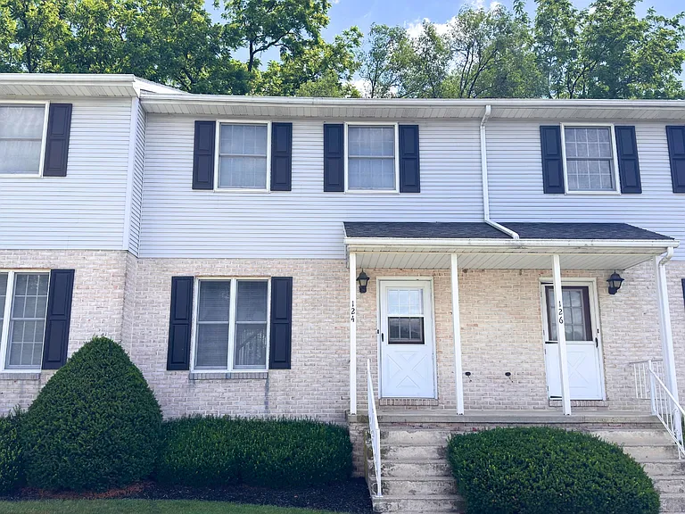 124 South Court St — Photo 2