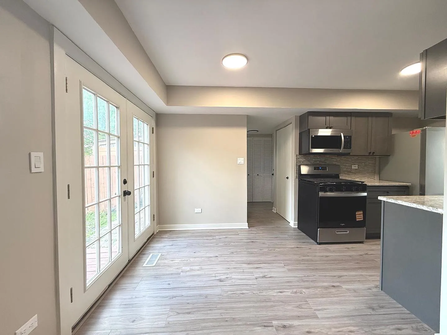 3 bed, 1.5 bath, 1234 sqft, $2,500 — Photo 4