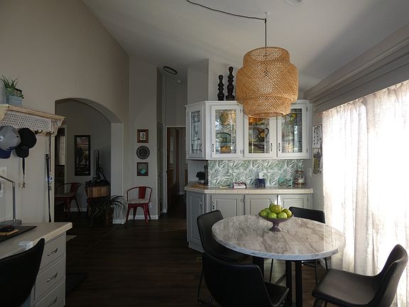 4th image of 1110 N Henness Rd #421