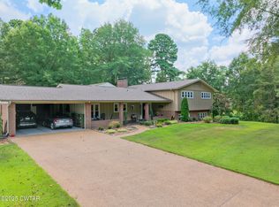 468 Colonial Dr, Lexington, TN 38351