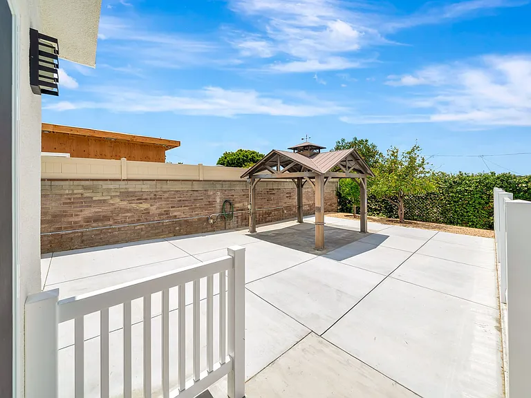 10951 Whitegate Ave — Photo 37