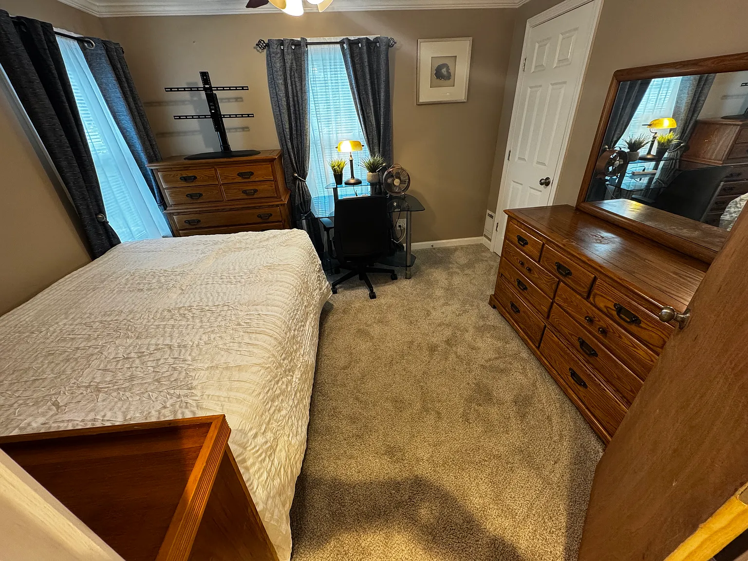 1 bed, 1.5 bath, 1500 sqft, $860 — Photo 2