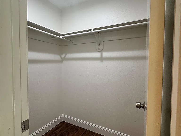 2203 Bisontine St — Photo 10