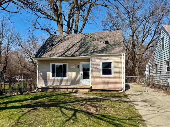 2289 Connell St, Burton, MI 48529