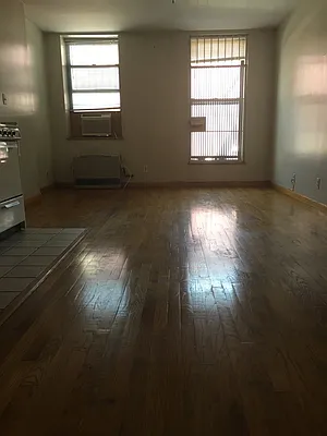 Rented by Danielle Stoller, LREB | media 10