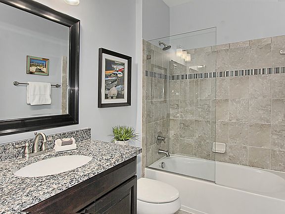 5th image of 42526 Stratford Landing Dr