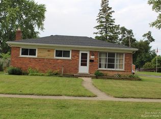 1166 Ruth Ave, Ypsilanti, MI 48198