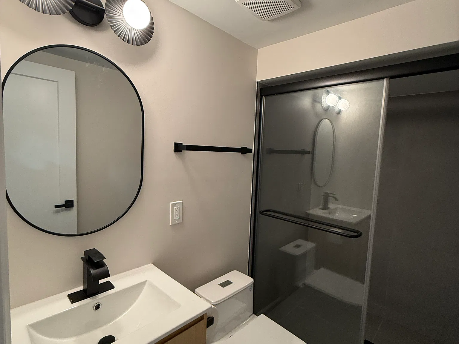 1 bed, 679 sqft, $1,950 — Photo 3