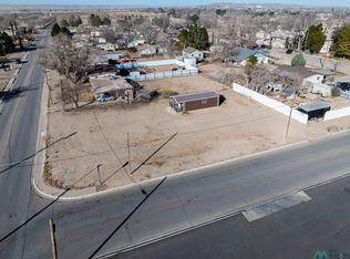 E 404 Juarez St, Carlsbad, NM 88220