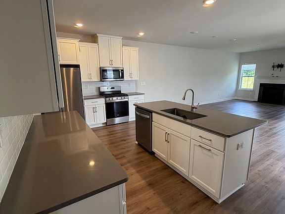 4th image of 739 Hunsberger Rd