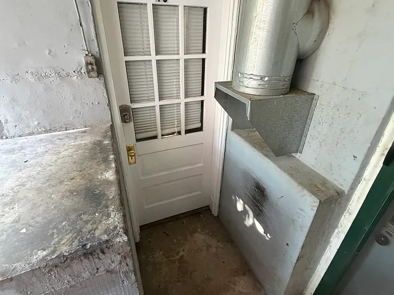 138 N Washington St #15 — Photo 8