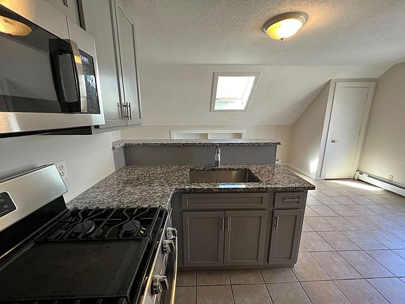 4th image of 292-294 Alden Ave