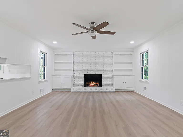 223 Brookwood Dr — Photo 19