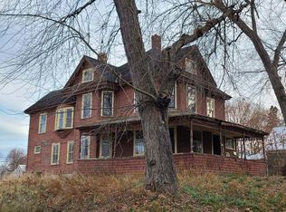 74 Pine St, Madison, ME 04950