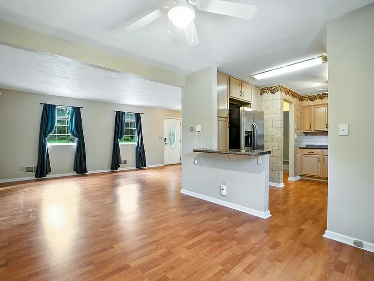 Dining room/kitchen
