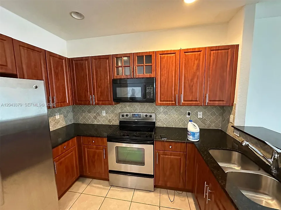 3595 NW 13th St #3595
