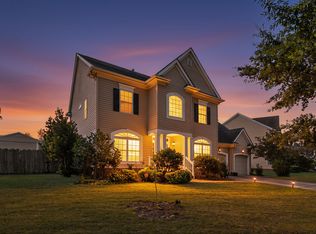 2404 Caitlan Loch Ln, Virginia Beach, VA 23456