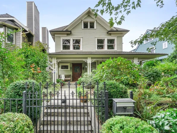 922 17th Avenue E, Seattle, WA 98112