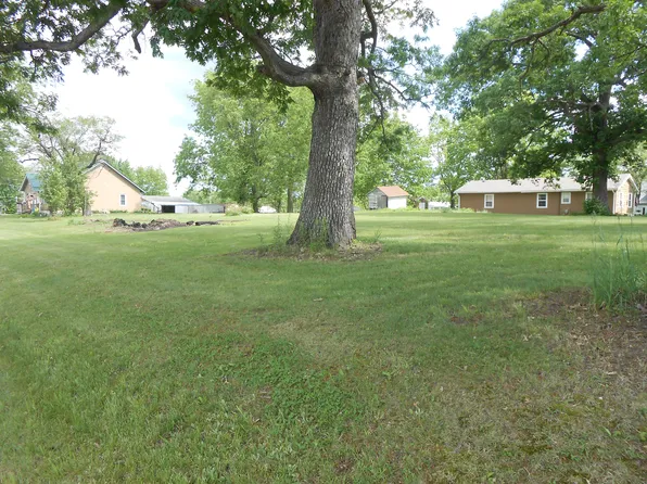 101 E Stapleton St, Albany, MO 64402