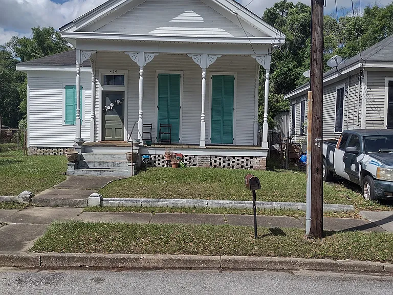 456 Augusta St — Photo 4