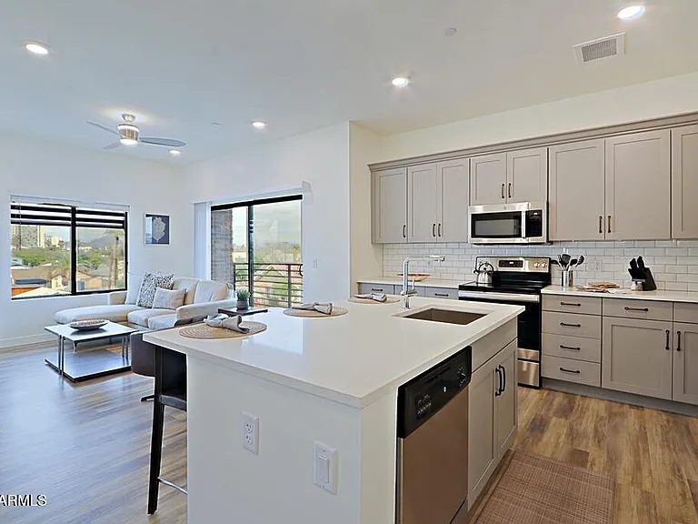 475 N 9th St #311 — Photo 13