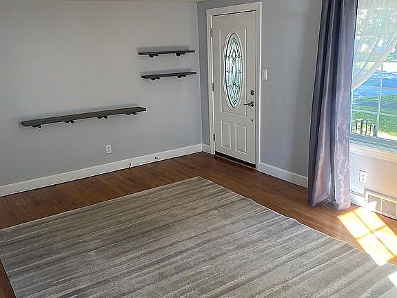 2nd image of 32 Haviland Pl