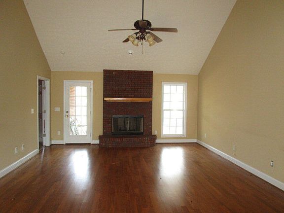 4th image of 200 Lee Road 2083