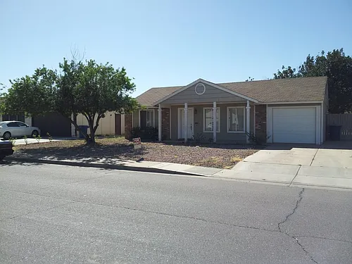 4621 W Gail Dr Photo 1