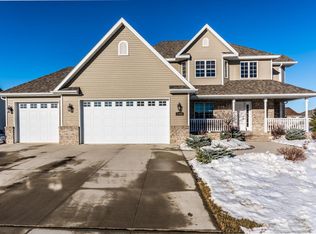 2166 44th Ave S, Grand Forks, ND 58201