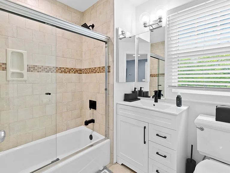 106 Henry Rd — Photo 32