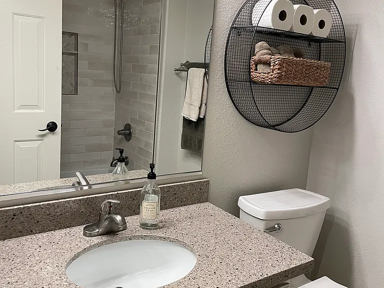 454 W Midland Ln — Photo 29