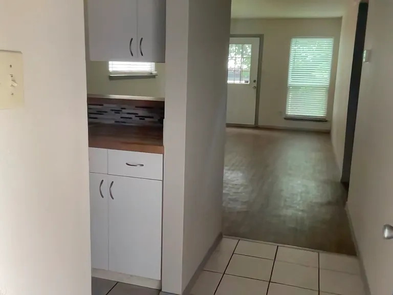520 Lightsey Rd #102 — Photo 2