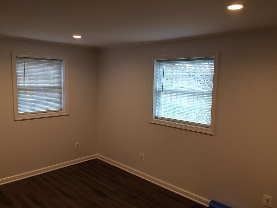 1st image of 871 N Madison St