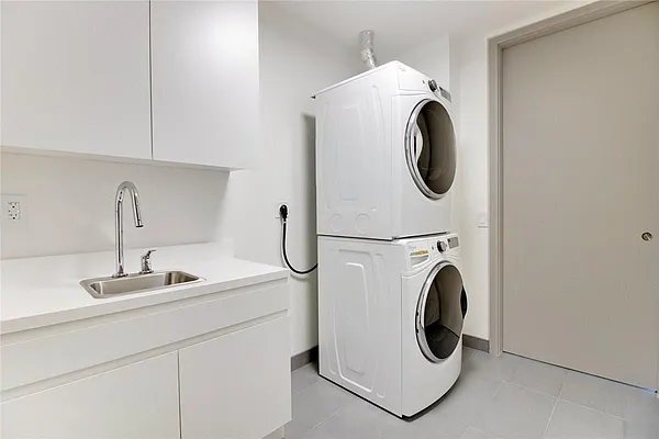 Rented by Time Equities Brokerage | media 29