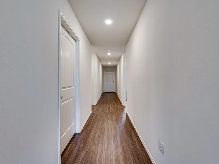 305 Falling Star Dr — Photo 2