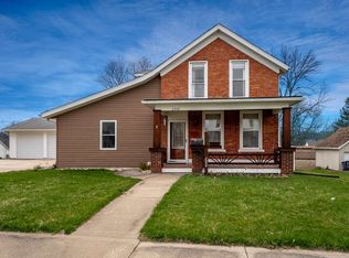 2348 N 8th St, Clinton, IA 52732