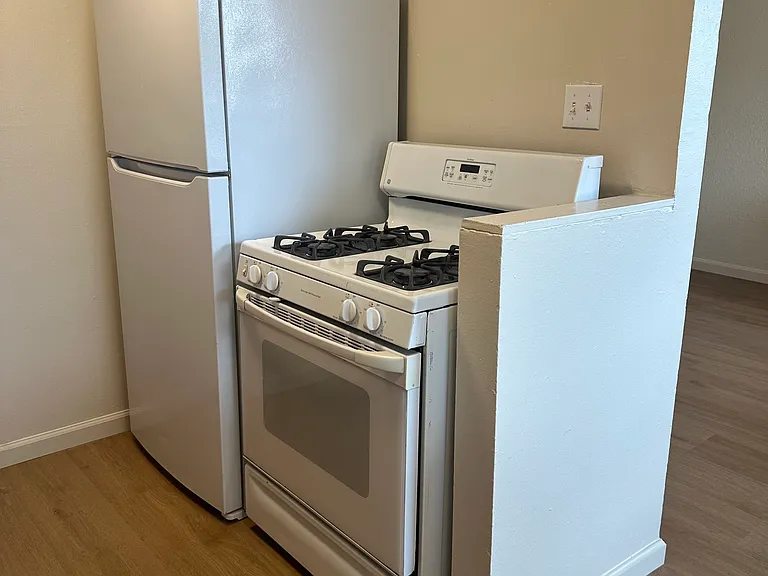 901 J St #3 — Photo 6