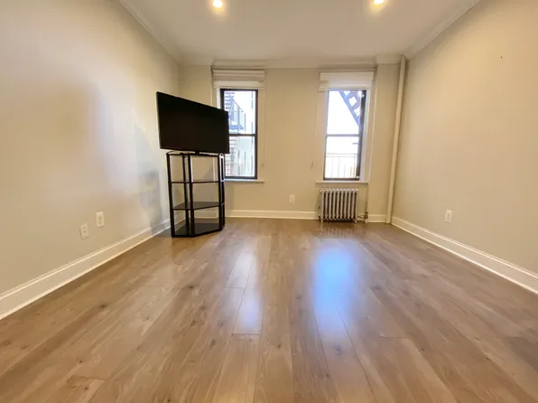 2425 Kings Highway image 5 of 6